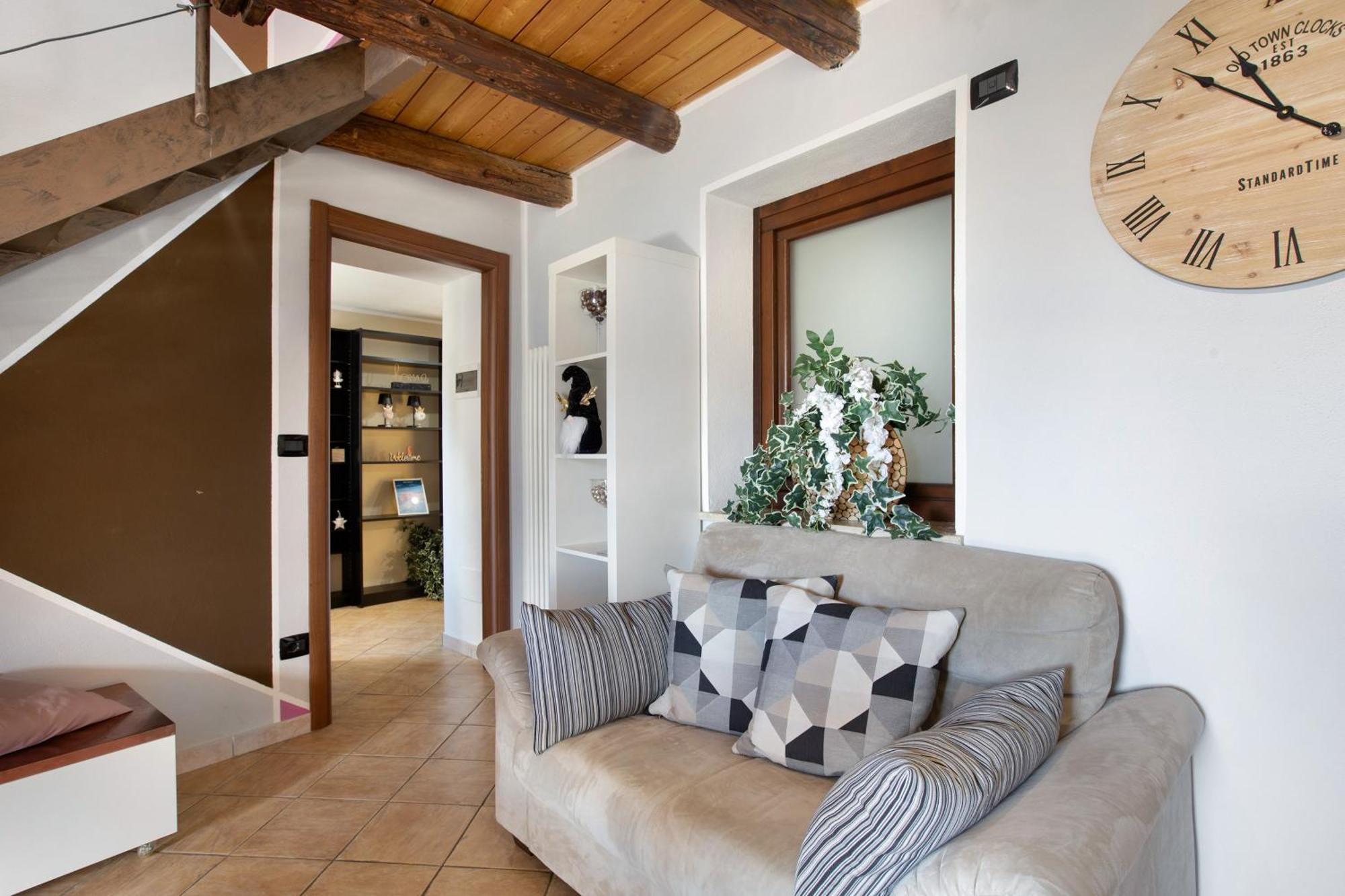 Maison Bebe Mont Emilius Aosta Bagian luar foto